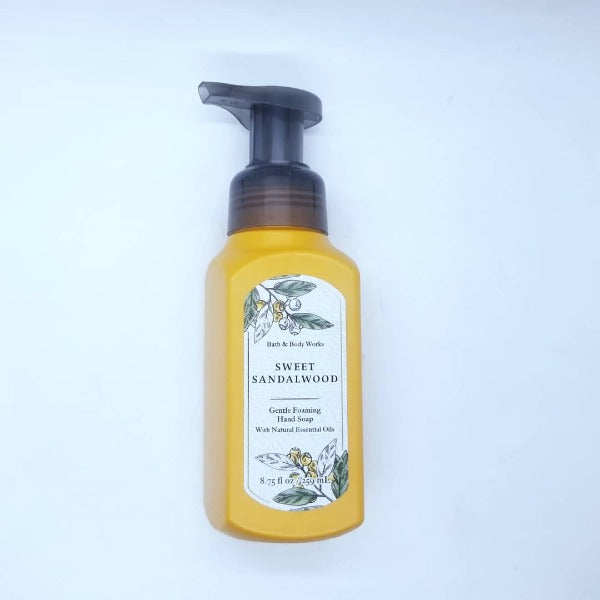 Foaming Hand Soap, with Natural Essential Oils, 259ml, Bath & Body Works