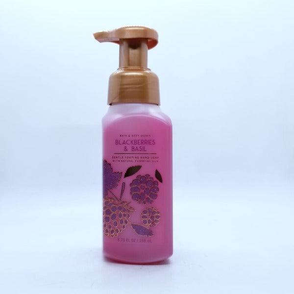 Foaming Hand Soap, with Natural Essential Oils, 259ml, Bath & Body Works